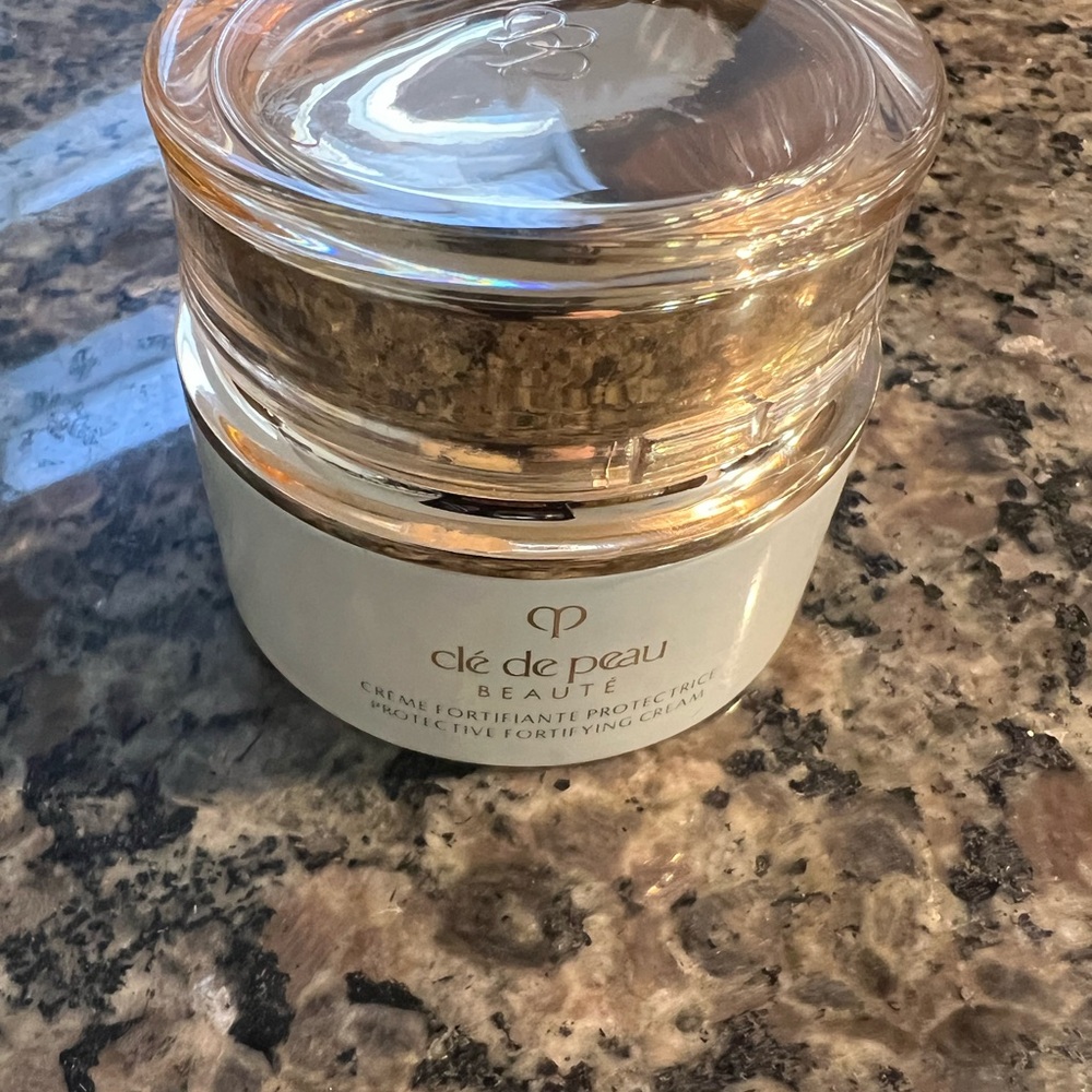 Cle de peau Creme